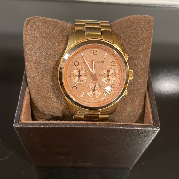 Michael Kors Rose Gold - Picture 1 of 2